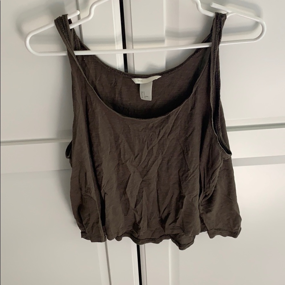 Cute green tank top!
